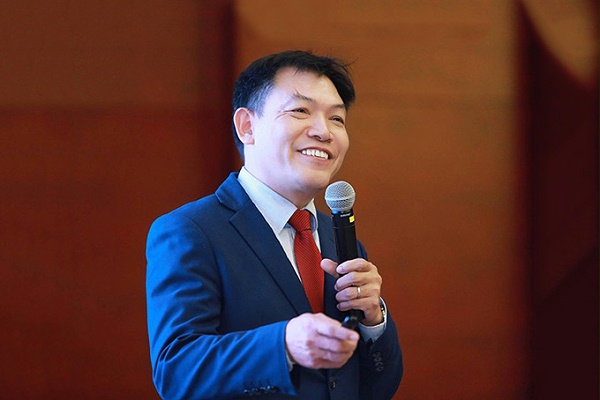智成纤维吴川鸿