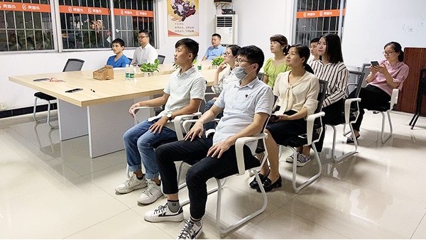 读书人是幸福人-定型棉厂家读书会